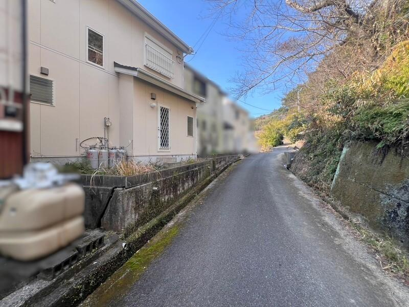 針木南　中古戸建　の前面道路含む現地写真