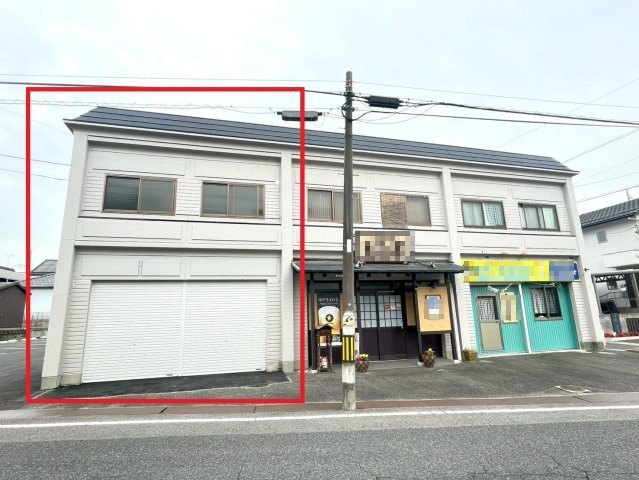 上郷町住居付店舗の外観