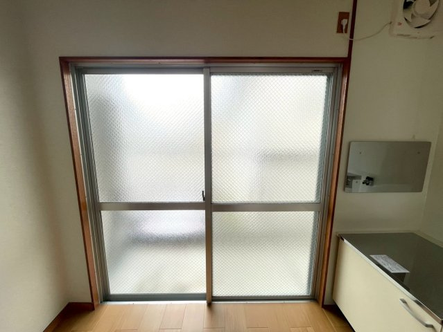 上郷町住居付店舗の内装