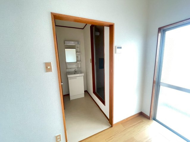 上郷町住居付店舗の内装