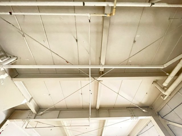 上郷町住居付店舗の内装