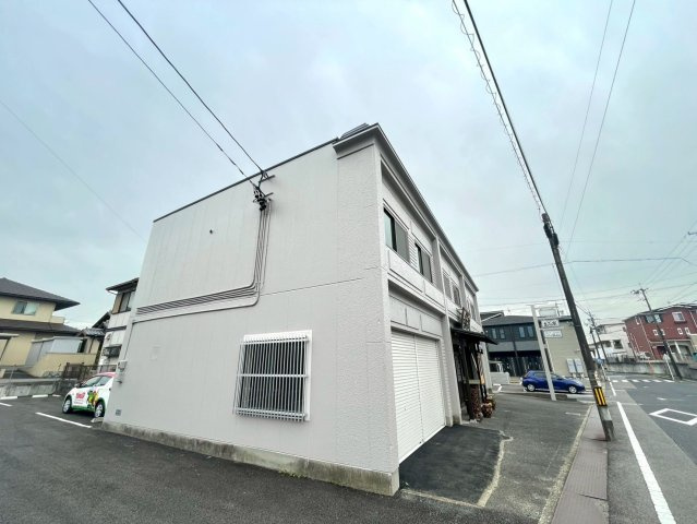 上郷町住居付店舗の外観