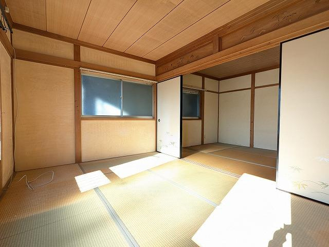 長尾西町2丁目　中古一戸建ての子供部屋|和室6.0帖　2階　南東向き
■物件内覧・資金計画相談・住宅ローン相談、リフォーム相談、お問合せ受付中■
※当日・翌日のご内覧、ご相談はお電話でのお問合せがスムーズです！