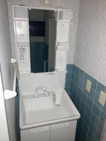 ジョベール味酒　の独立洗面台