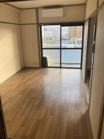 ジョベール味酒　の洋室