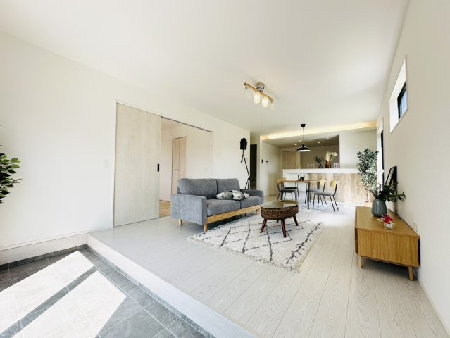 八幡西区大字浅川1期の居間・リビング