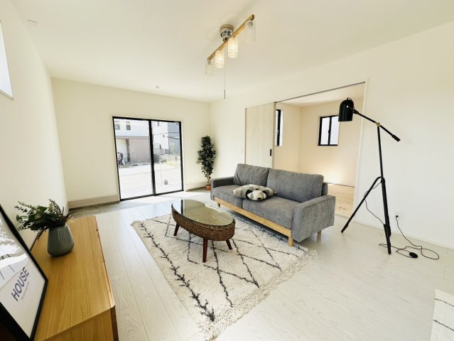 八幡西区大字浅川1期の居間・リビング