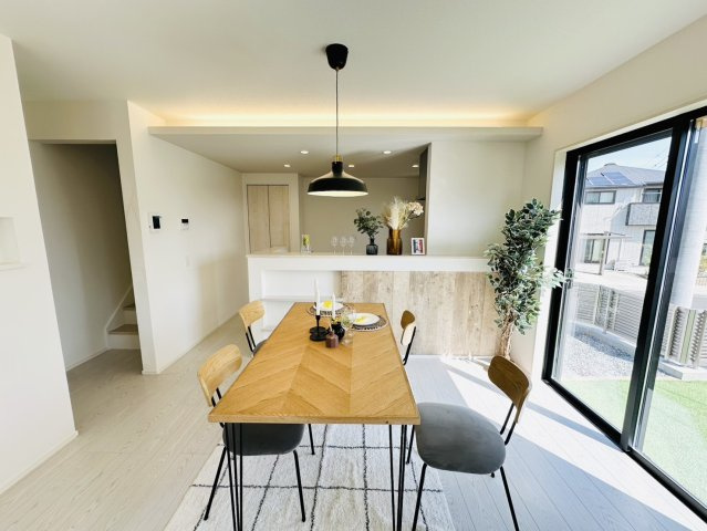 八幡西区大字浅川1期の居間・リビング