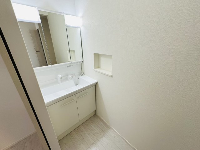 八幡西区大字浅川1期の独立洗面台