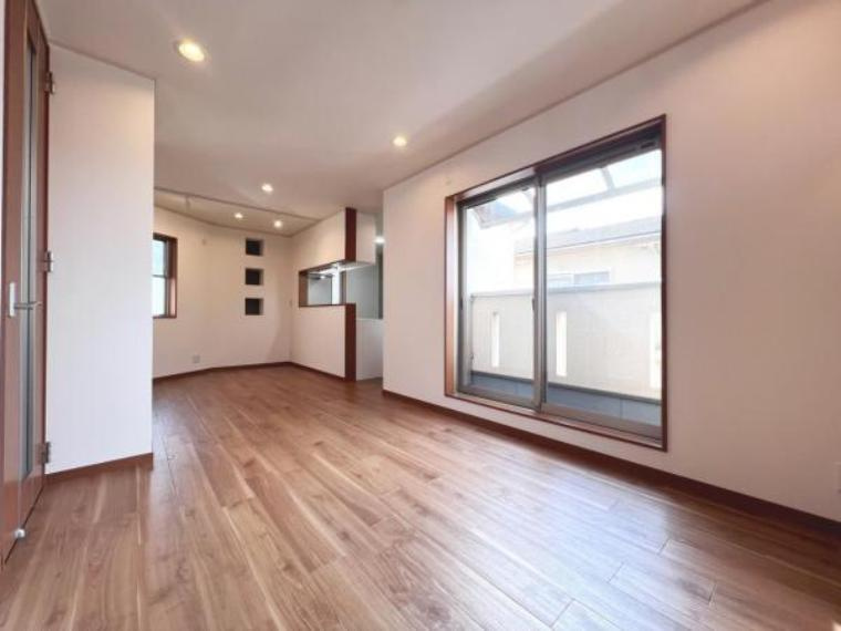 神宮寺２丁目　中古一戸建ての居間・リビング|LDK14.5帖
■物件内覧・資金計画相談・住宅ローン相談、リフォーム相談、お問合せ受付中■
※当日・翌日のご内覧、ご相談はお電話でのお問合せがスムーズです！