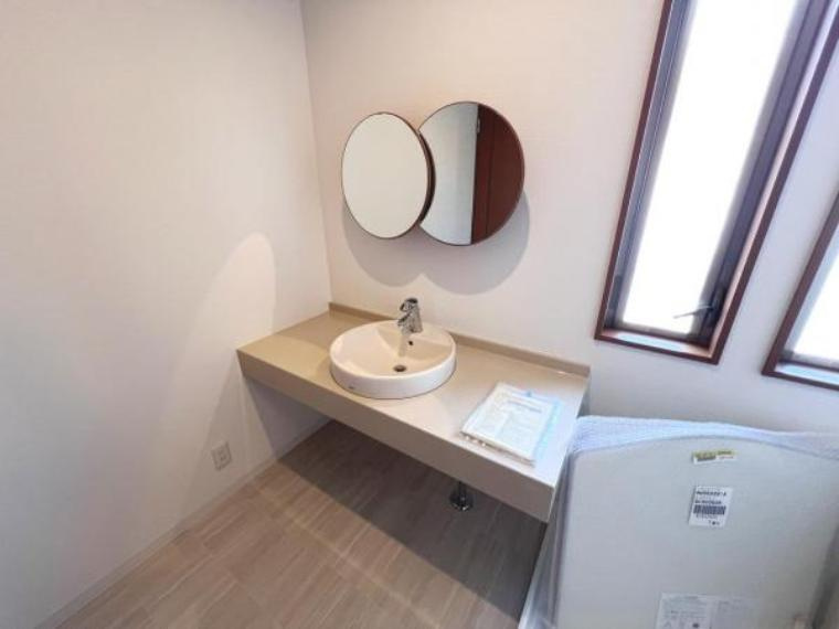 神宮寺２丁目　中古一戸建ての独立洗面台|■物件内覧・資金計画相談・住宅ローン相談、リフォーム相談、お問合せ受付中■
※当日・翌日のご内覧、ご相談はお電話でのお問合せがスムーズです！