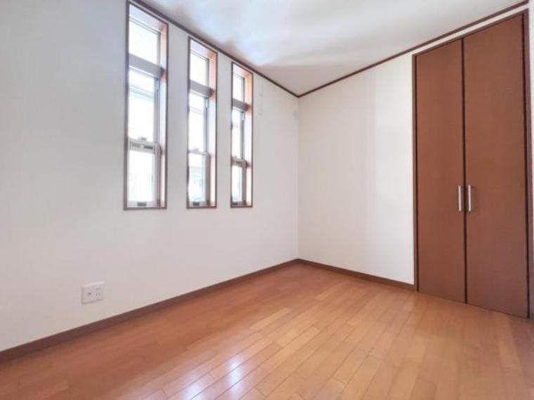 神宮寺２丁目　中古一戸建ての洋室|洋室4.5帖
■物件内覧・資金計画相談・住宅ローン相談、リフォーム相談、お問合せ受付中■
※当日・翌日のご内覧、ご相談はお電話でのお問合せがスムーズです！