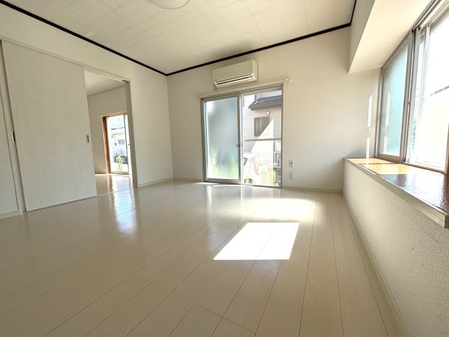 徳増貸家の居間・リビング