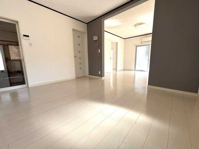 徳増貸家の居間・リビング