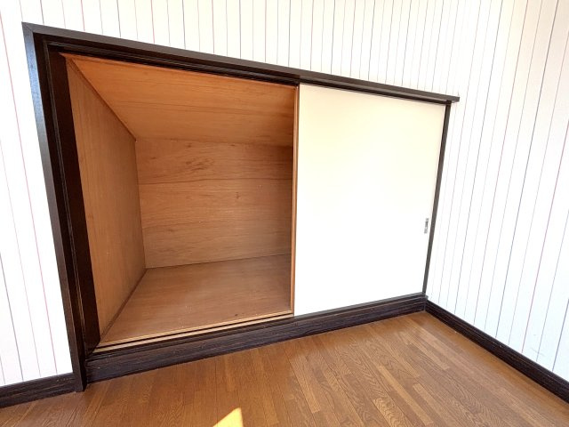 徳増貸家の収納