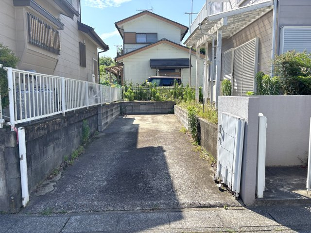 徳増貸家の駐車場