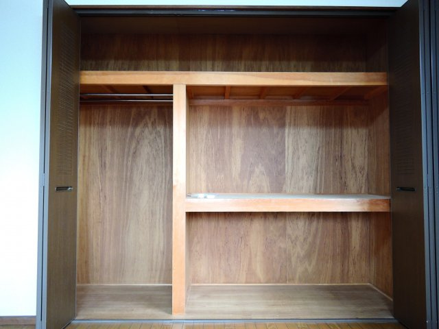 アーバンコート上牧の収納