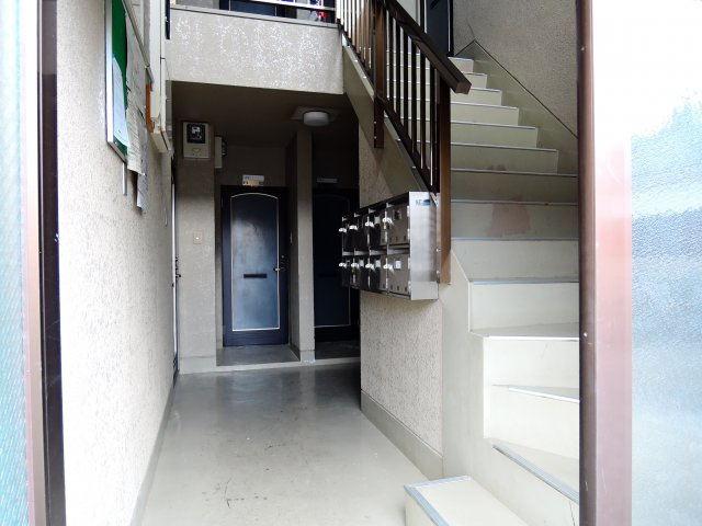 アーバンコート上牧のエントランス