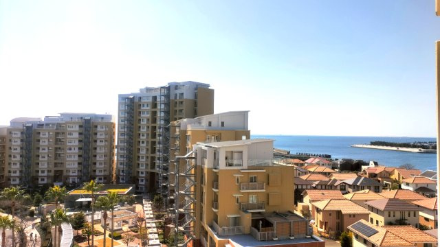 西宮マリナパークシティ海のまち5番館の展望|前面に大きな建物が無く、開放感のある眺望があります。