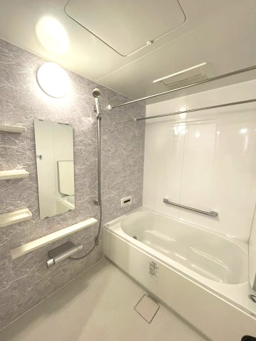 西宮マリナパークシティ海のまち5番館の浴室|1418サイズの浴室　（2017年8月に交換済み）