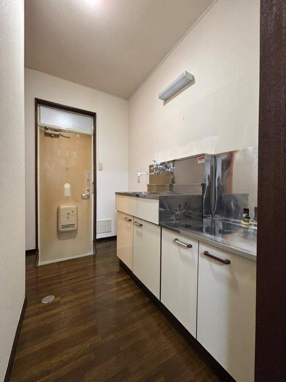 ホワイトコート前九年Cのキッチン