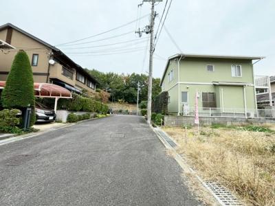 【前面道路含む現地写真】 | 高槻市高見台　売土地