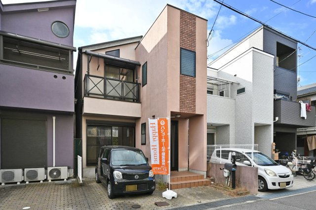 尼崎市稲葉荘4丁目中古戸建│3LDK+駐車1台可の外観|徒歩圏内に生活に便利な施設が揃った立地×2025年4月外装、内装リフォーム完了予定です。皆様からのご連絡を心よりお待ちしております。
