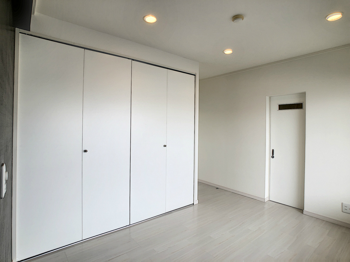 武蔵野ビルの洋室