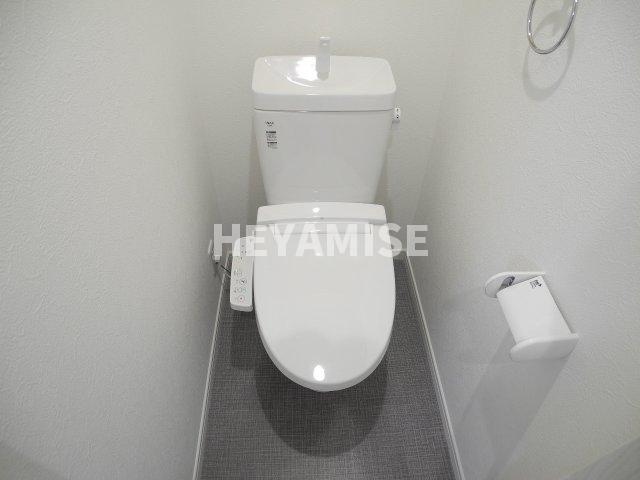 デ・クメール西小路のトイレ|※室内画像は別の号室のもの