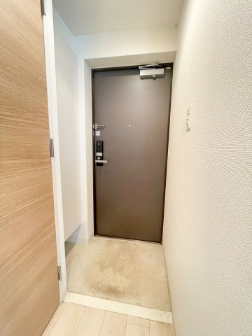 エスリード南堀江グランツの玄関