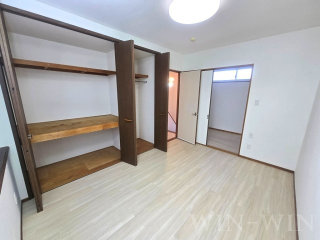 東小浜町戸建住宅の寝室