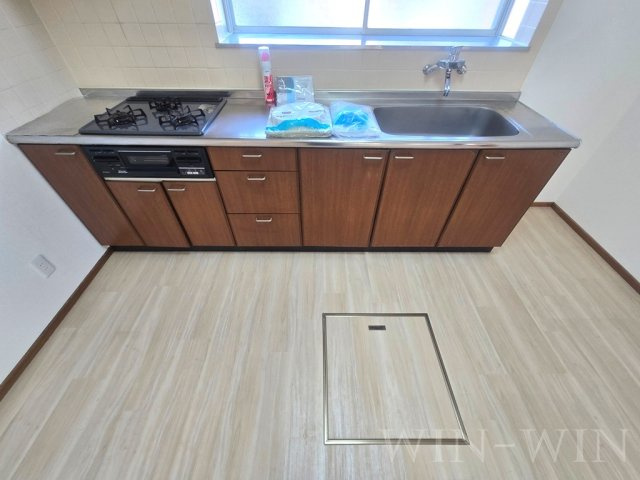 東小浜町戸建住宅のキッチン