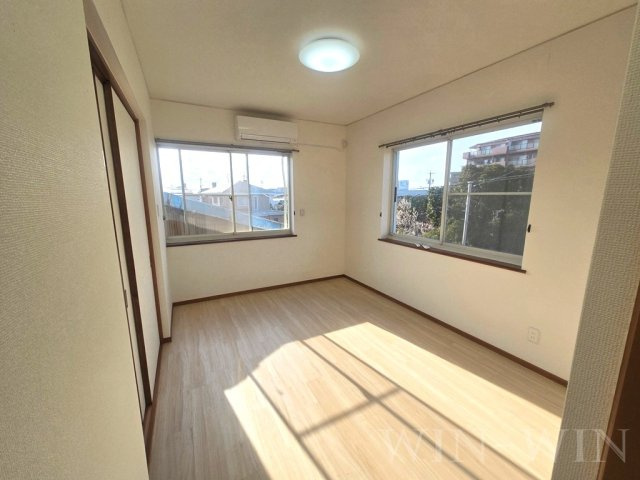 東小浜町戸建住宅の寝室