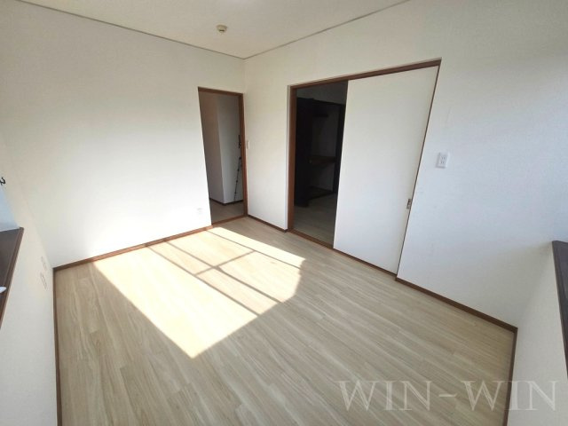 東小浜町戸建住宅の寝室