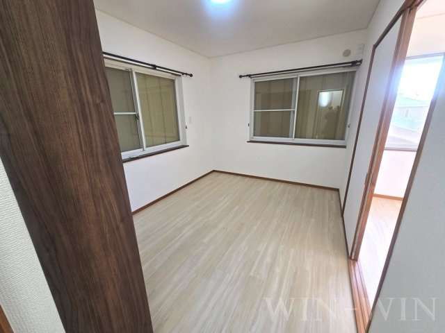 東小浜町戸建住宅の寝室