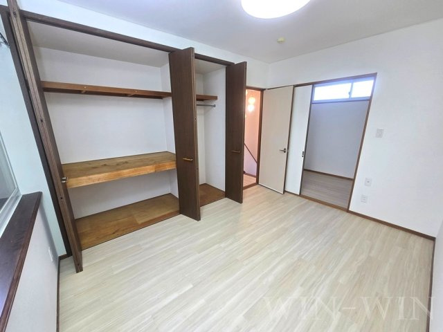 東小浜町戸建住宅の寝室