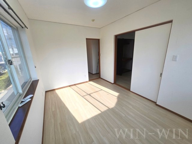 東小浜町戸建住宅の寝室