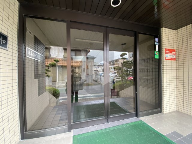 レジェーロ永和のエントランス