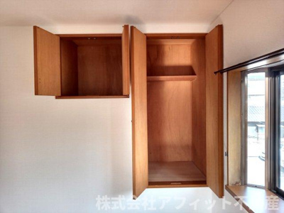 【その他】 | ヴィレッジ城北 | 2階の洋室6帖　押入れ