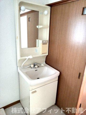 【洗面所】 | ヴィレッジ城北 | 洗髪洗面化粧台