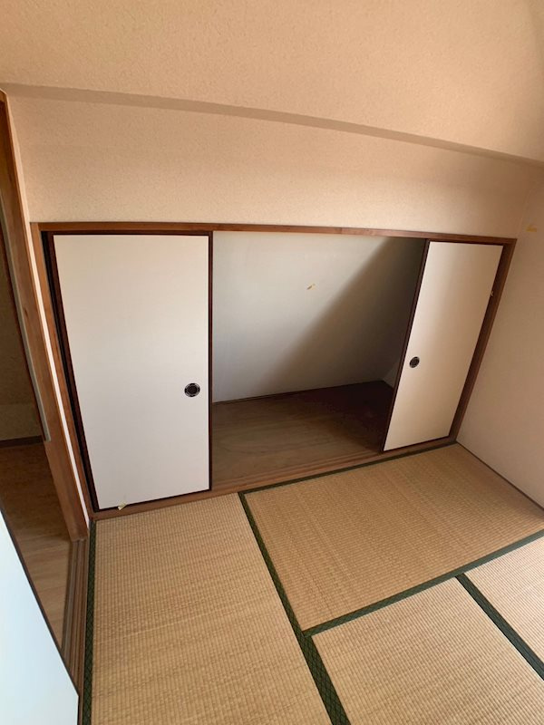 サンシャイン中道の和室