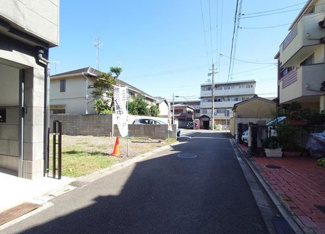 【前面道路含む現地写真】