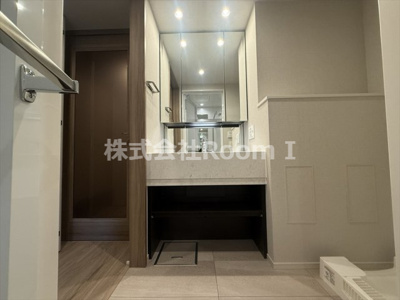 【洗面所】 | グランドメゾン谷町四丁目 | コンパクトで使いやすい洗面所