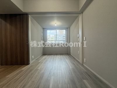 【居間・リビング】 | グランドメゾン谷町四丁目 | こちらの居間で趣味の時間をお楽しみください