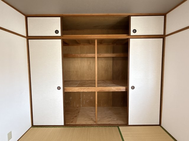 エル・オエステの収納