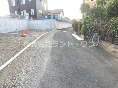 【前面道路含む現地写真】 | 入間市黒須2丁目　全3区画 C区画