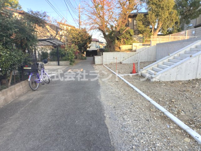 【前面道路含む現地写真】 | 入間市黒須2丁目　全3区画 C区画