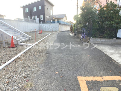 【前面道路含む現地写真】 | 入間市黒須2丁目　全3区画 C区画