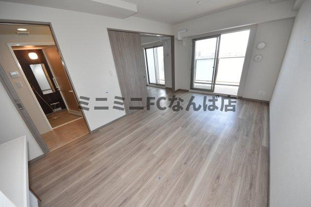 プレサンスロジェ桜川の居間・リビング