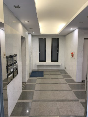 中央区日本橋箱崎町の事務所のエントランス